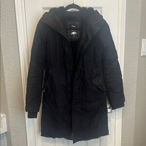 Aritzia TNA Avoriaz Hooded Parka in Black